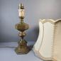 Preview: Schwere Tischlampe aus Messing mit Lederschirm