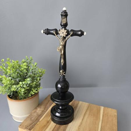 Antikes Kruzifix Holz mit Metallfigur aus der  Gründerzeit
