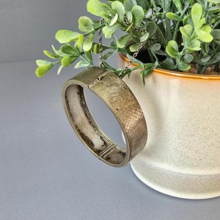 Versilberter Armreif mit Jugenstil Dekor