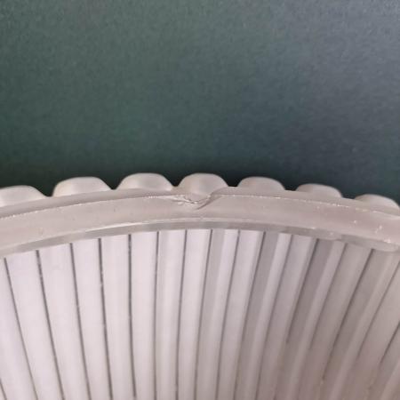 Große Deckenleuchte Glashütte Limburg - Plissiertes Opalglas mit Messing - 40cm Durchmesser