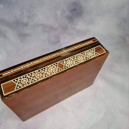 Holz Dose im orientalischen Stil mit Intarsien