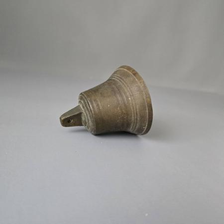 Kleine Bronze Glocke, mit Zahl 12, dunkle Patina