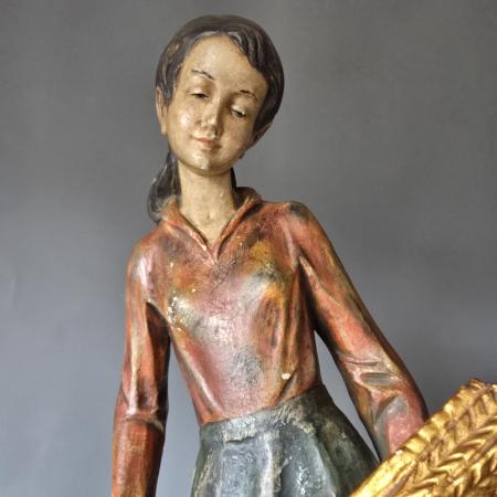 Preview: Holzschnitzerei Figur - Südtirol - Hlg. Nothburga mit Sockel - 85cm