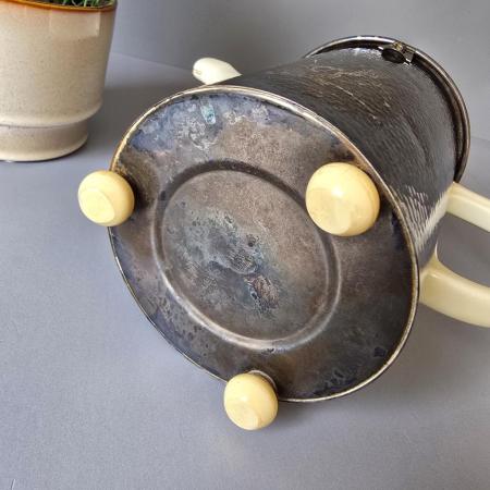 Preview: WMF 'Thermisol' Isolierkanne - Hammerschlag versilbert - Bauhaus Ära