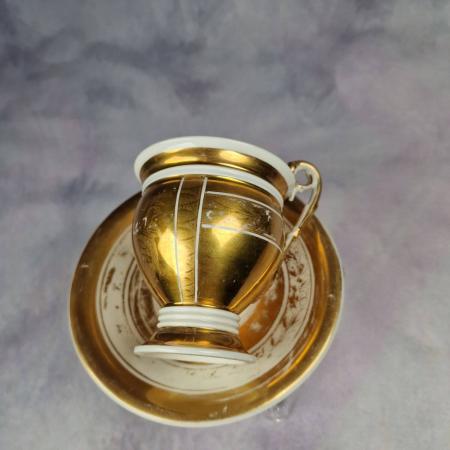 Biedermeier Tasse mit Golddekor