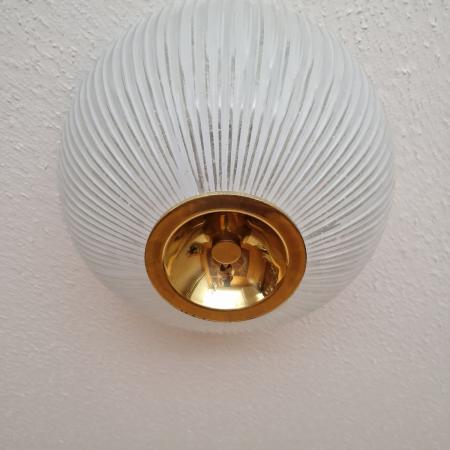 Große Deckenleuchte Glashütte Limburg - Plissiertes Opalglas mit Messing - 40cm Durchmesser