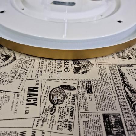 Große Deckenleuchte Glashütte Limburg - Plissiertes Opalglas mit Messing - 40cm Durchmesser