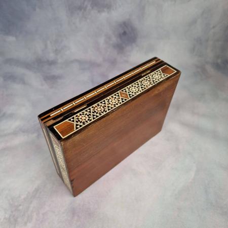 Holz Dose im orientalischen Stil mit Intarsien