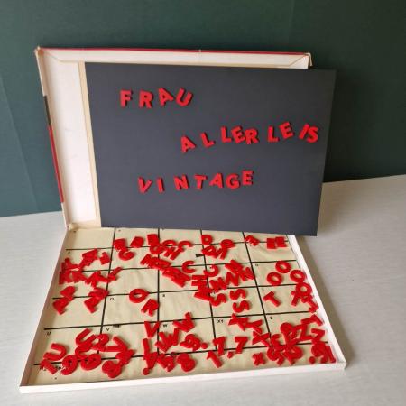Revue 3D Magnet Buchstaben - Vintage Film Zubehör