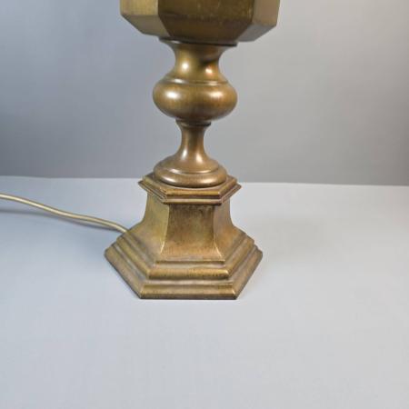 Schwere Tischlampe aus Messing mit Lederschirm